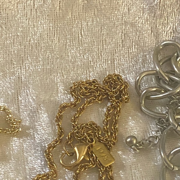 Heart Jewelry 4 Necklaces - Picture 9 of 11